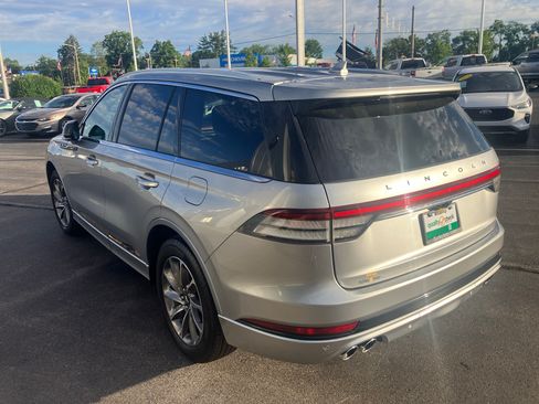 Used 2020 Lincoln Aviator Grand Touring w/ Elements Package Plus AWD/4WD image 5