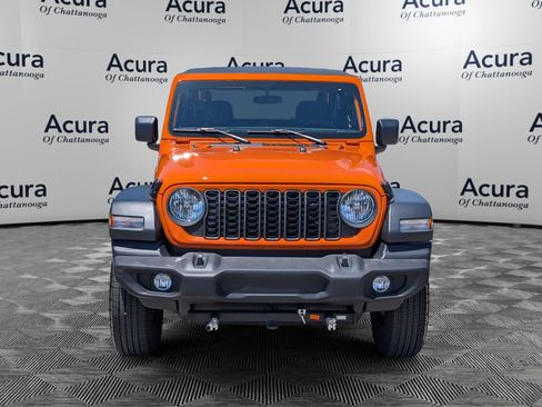 Used 2025 Jeep Wrangler Sport AWD/4WD image 3