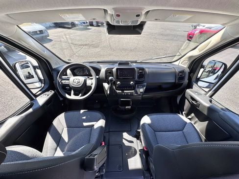 Used 2025 RAM ProMaster 2500 w/ Convenience Group image 14