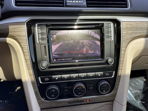 Used 2018 Volkswagen Passat 2.0T SE image 20