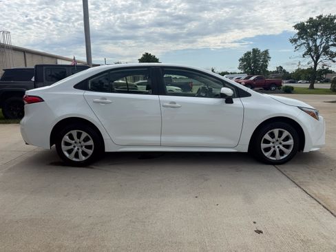 Used 2024 Toyota Corolla LE FWD image 8