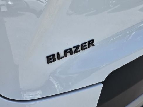 Used 2021 Chevrolet Blazer LT w/ LPO, Black Accent Package FWD image 8