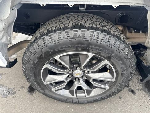 Certified 2022 Chevrolet Silverado 1500 LT AWD/4WD image 8