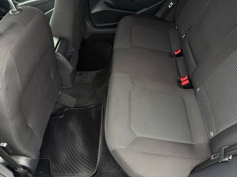 Used 2017 Volkswagen Passat 1.8T S image 12