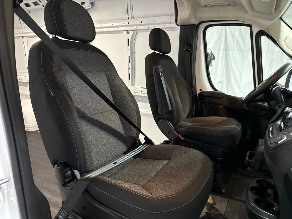 Used 2024 RAM ProMaster 2500 w/ Convenience Group FWD image 11
