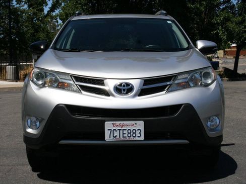 Used 2013 Toyota RAV4 Limited FWD image 3