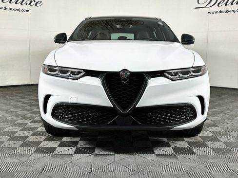 Used 2024 Alfa Romeo Tonale Veloce w/ Active Assist Package AWD/4WD image 2