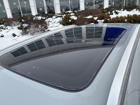 Certified 2025 Volvo XC40 B5 Core image 10