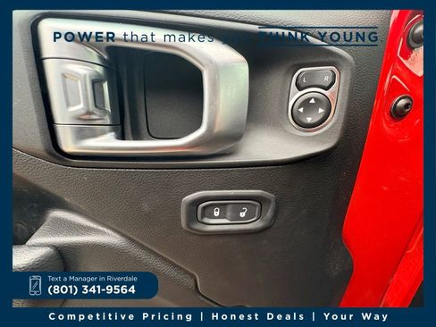 Used 2024 Jeep Wrangler Unlimited w/ LED Headlamp & Fog Lamp Group image 25