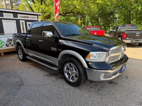 Used 2013 RAM 1500 Laramie w/ Convenience Group AWD/4WD image 3