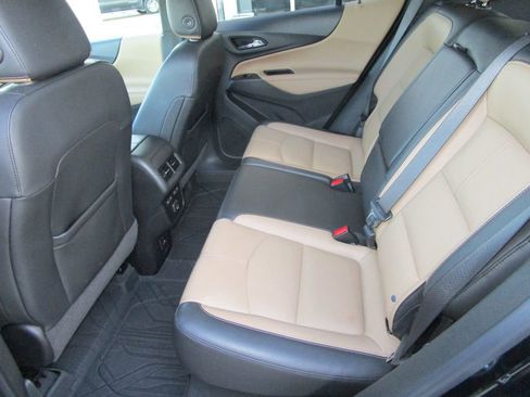 Used 2022 Chevrolet Equinox Premier image 17