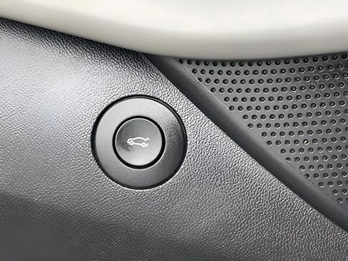 Used 2022 Chevrolet Camaro LT image 36