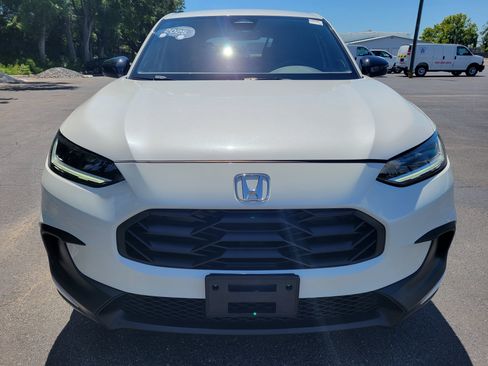 Used 2025 Honda HR-V Sport image 2