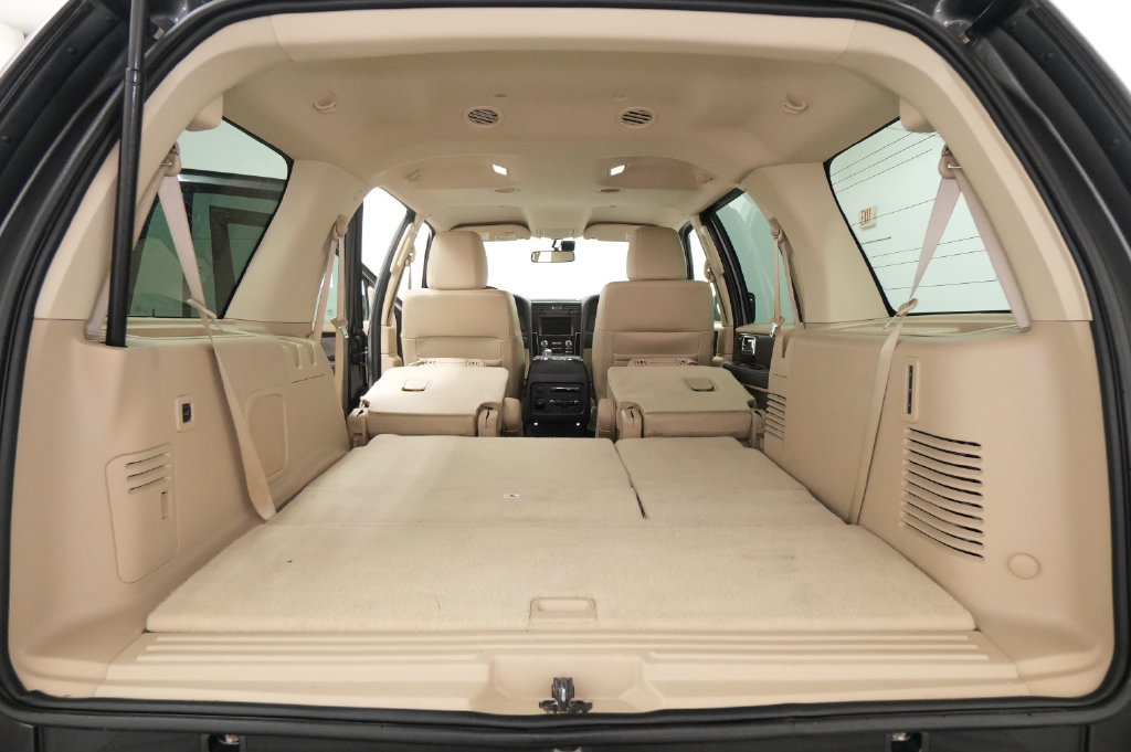 Used 2017 Lincoln Navigator Reserve AWD/4WD image 25