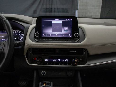 Used 2023 Nissan Rogue SV w/ SV Premium Package image 24