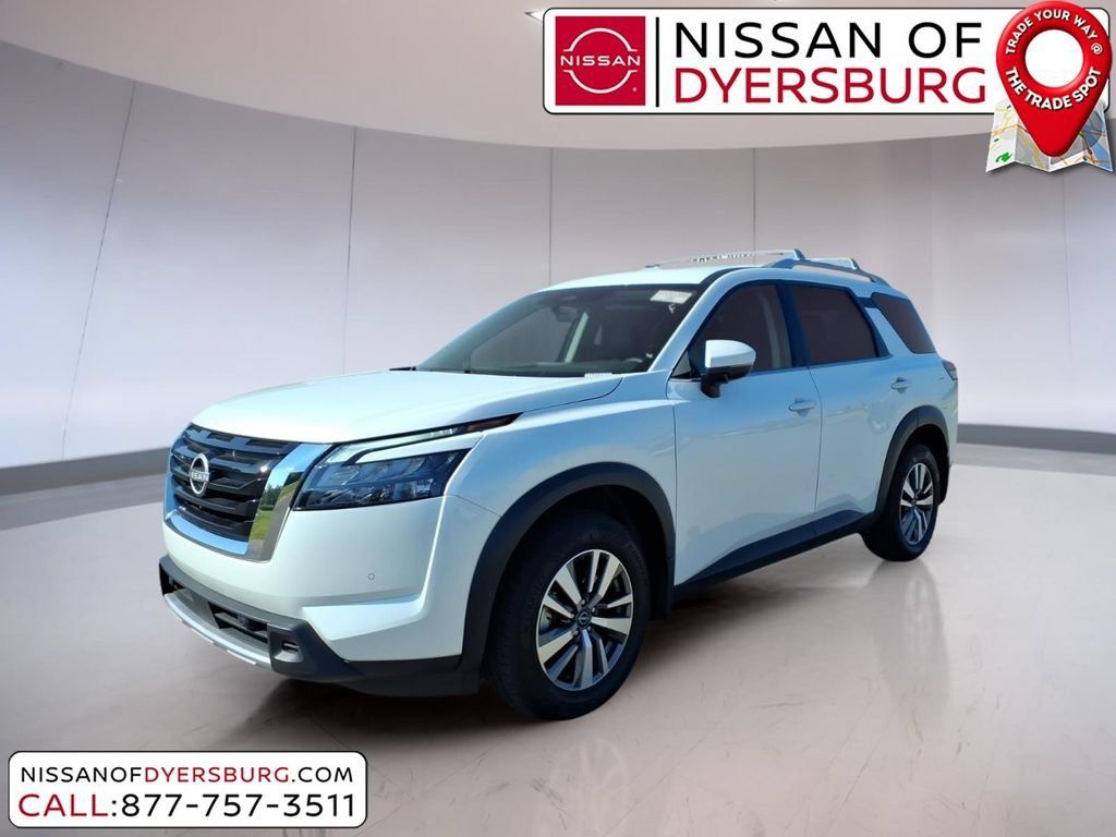 Used 2025 Nissan Pathfinder SL FWD image 7