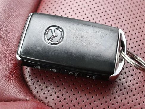 Certified 2023 MAZDA CX-5 Carbon Edition image 30