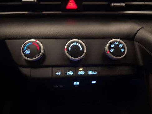 Certified 2026 Hyundai Elantra SE image 19