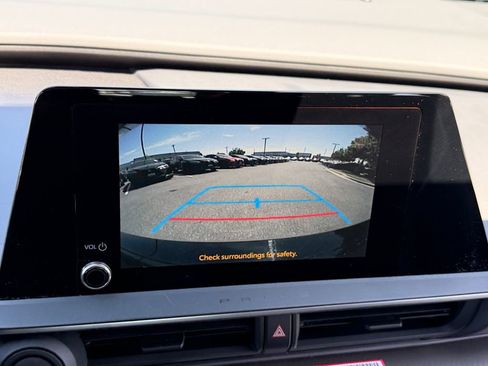 Used 2023 Toyota Prius XLE FWD image 21