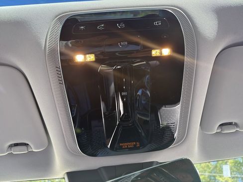 Used 2025 Mercedes-Benz E 350 4MATIC Sedan image 30