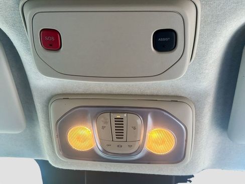 Used 2024 RAM ProMaster 2500 w/ Convenience Group FWD image 21