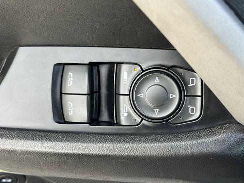 Used 2020 Chevrolet Camaro LT image 15