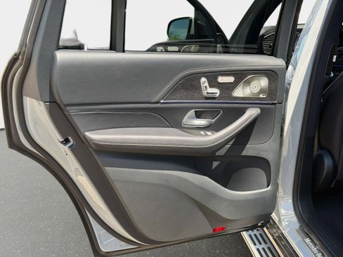 New 2026 Mercedes-Benz GLS 580 4MATIC image 12