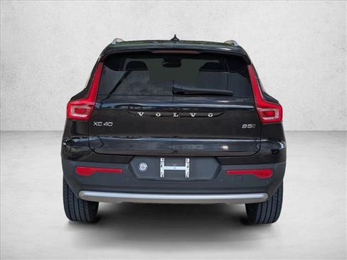 Used 2023 Volvo XC40 B5 Plus w/ Driver Assist Package AWD/4WD image 6