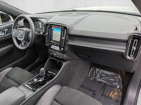 Used 2021 Volvo XC40 T5 R-Design w/ Climate Package image 22