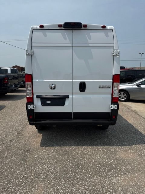 Used 2025 RAM ProMaster 2500 w/ Convenience Group FWD image 7