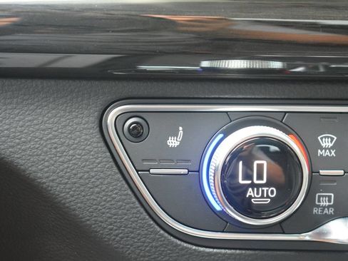 Used 2020 Audi Q5 e Premium w/ Convenience Package AWD/4WD image 20
