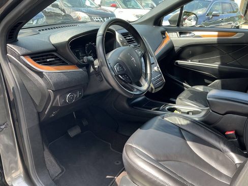 Used 2019 Lincoln MKC Select w/ Select Plus Package AWD/4WD image 19