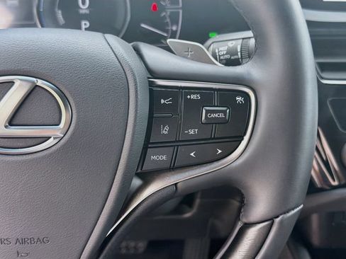 Used 2025 Lexus ES 300h w/ Accessory Package (Z2) FWD image 39