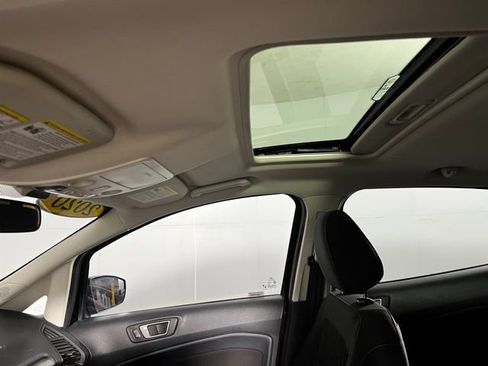 Used 2020 Ford EcoSport SE image 18