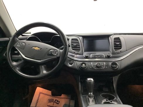 Used 2019 Chevrolet Impala LT FWD image 37