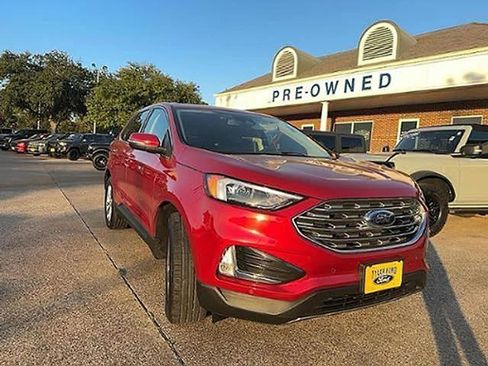 Used 2024 Ford Edge Titanium image 2