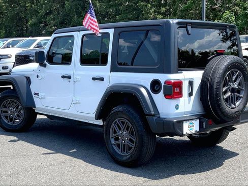 Used 2024 Jeep Wrangler Unlimited Sport AWD/4WD image 11