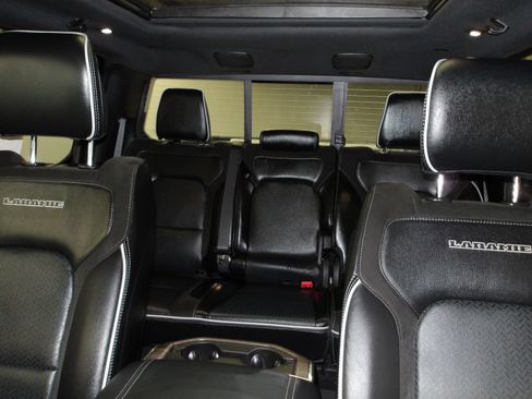 Used 2025 RAM 1500 Laramie AWD/4WD image 10