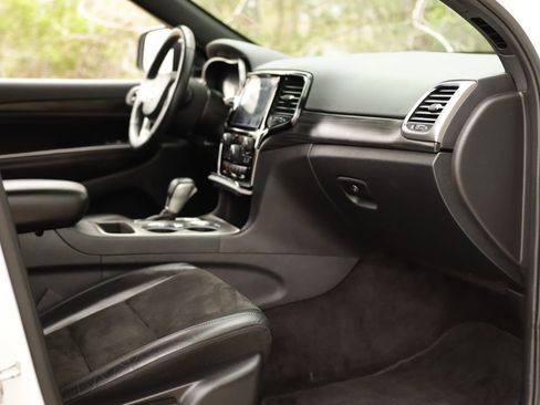 Used 2019 Jeep Grand Cherokee Altitude image 31