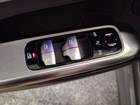 Used 2026 Mercedes-Benz GLC 300 image 19