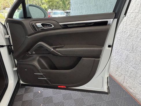Used 2017 Porsche Cayenne Platinum Edition w/ Premium Package (PJV) AWD/4WD image 27