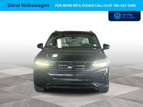 Used 2024 Volkswagen Tiguan SE R-Line FWD image 3