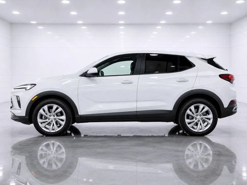 Used 2025 Buick Encore GX Preferred FWD image 2