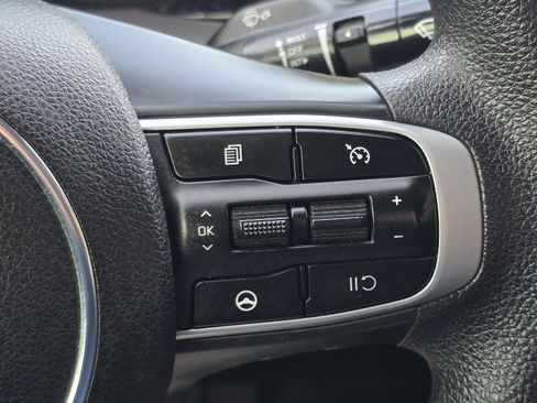 Used 2023 Kia K5 LXS image 13