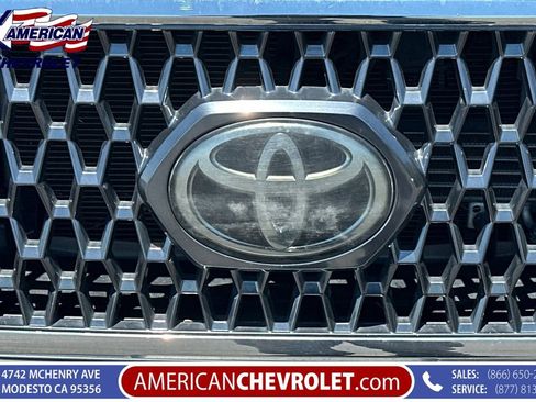 Used 2019 Toyota Tacoma TRD Off-Road AWD/4WD image 39
