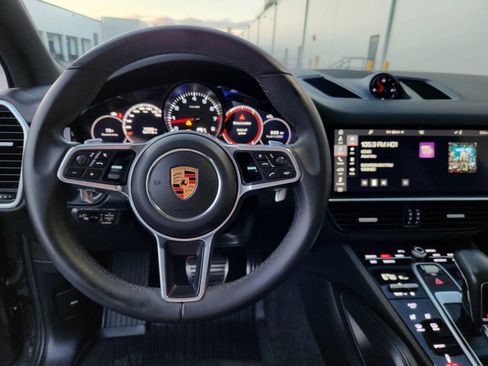 Used 2019 Porsche Cayenne S AWD/4WD image 11