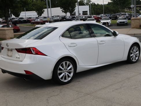 Used 2015 Lexus IS 250 RWD image 9