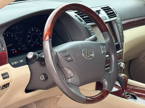 Used 2011 Lexus LS 460 w/ Comfort Pkg image 10