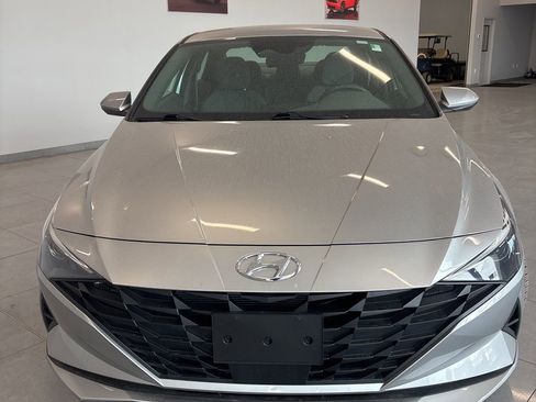 Used 2022 Hyundai Elantra SEL w/ Convenience Package image 1