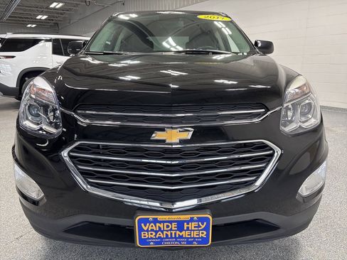 Used 2017 Chevrolet Equinox LT w/ Convenience Package image 2